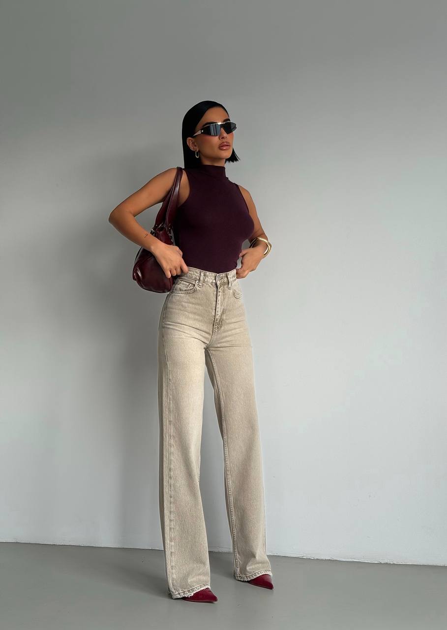 Grey jeans