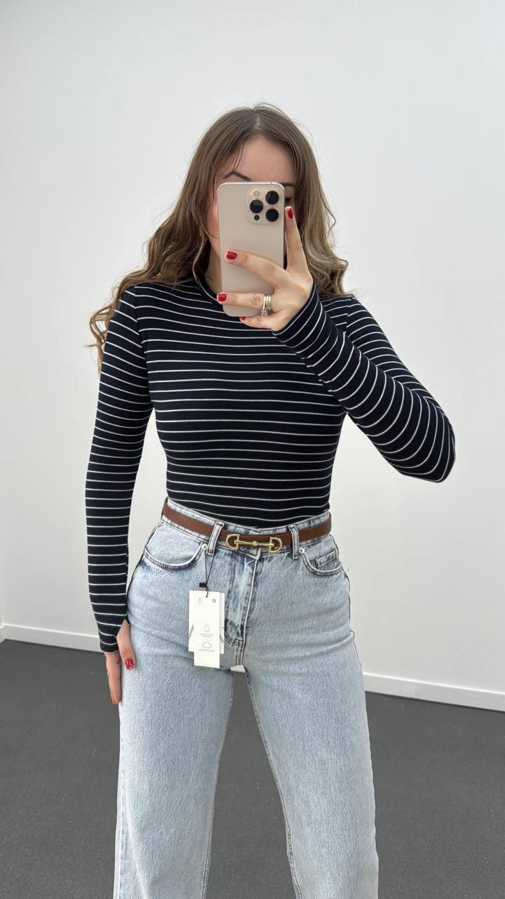Blue/ Navy top