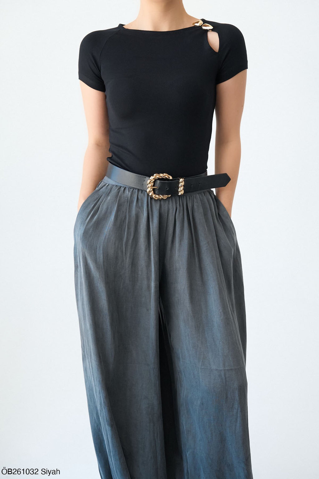Black/Brown top