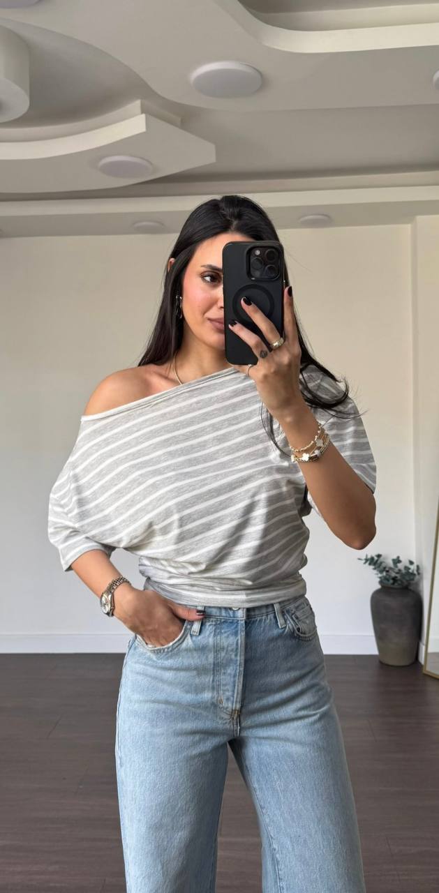 Grey top