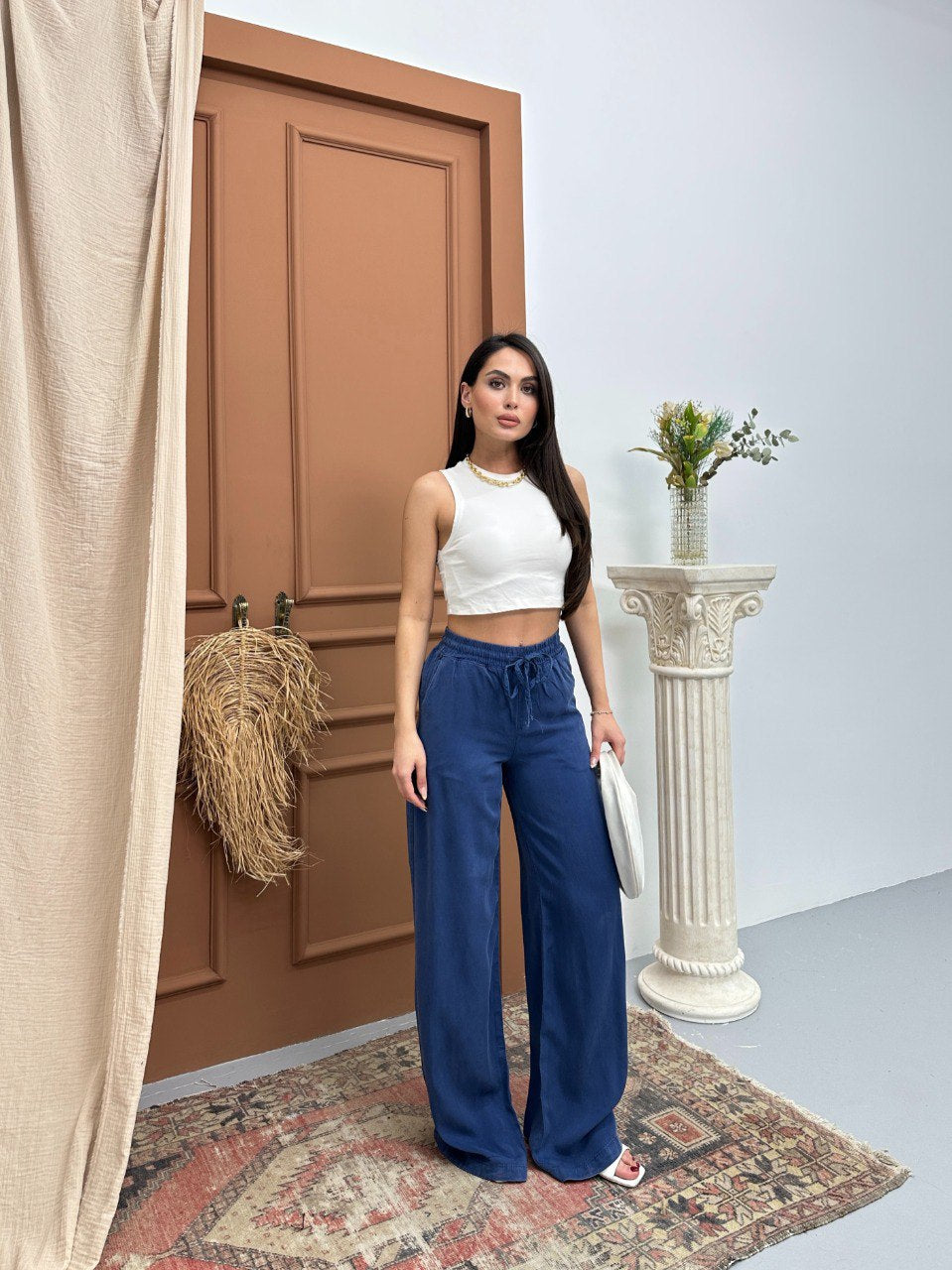 Olive green / navy pants