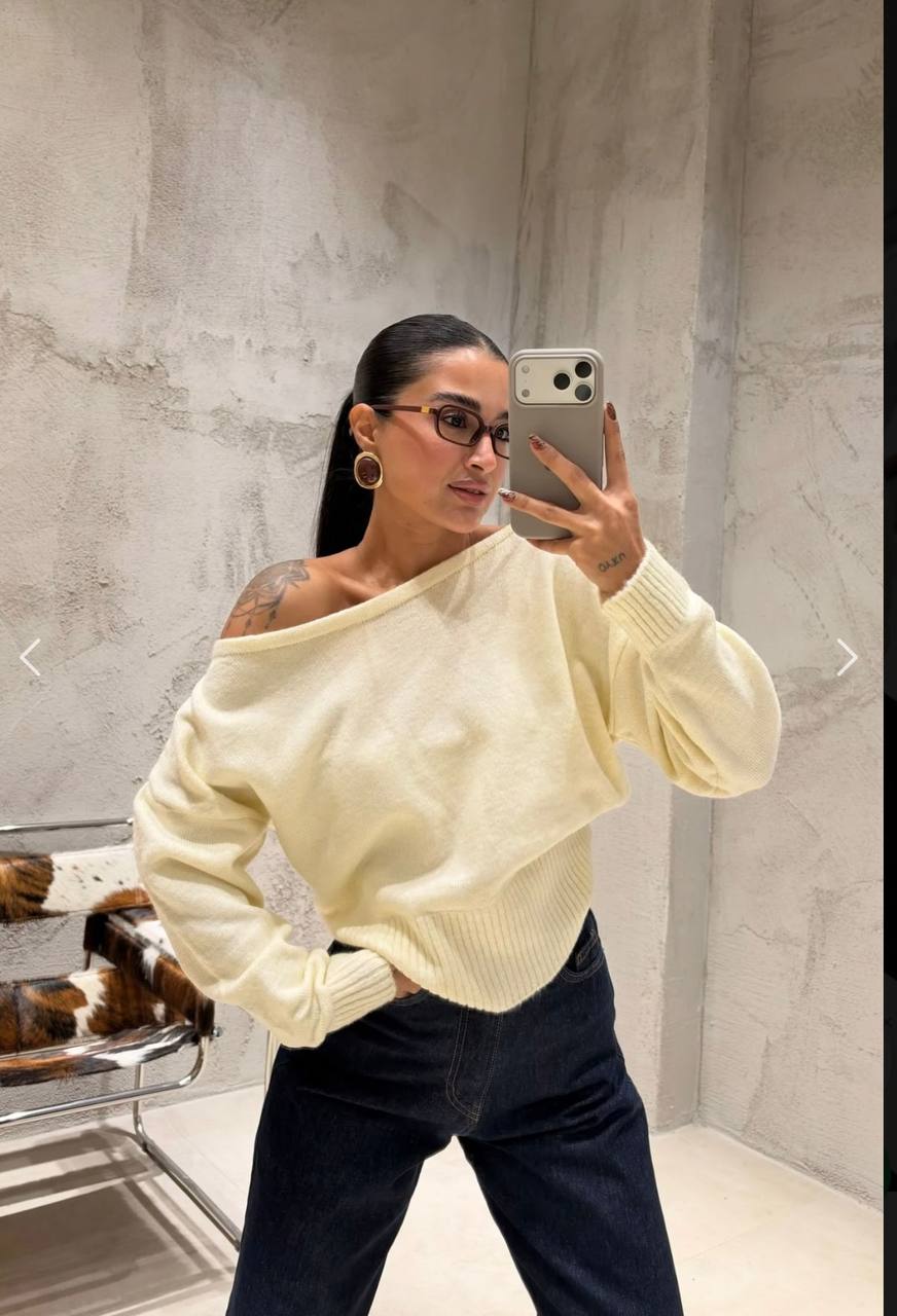 Off white / brown top