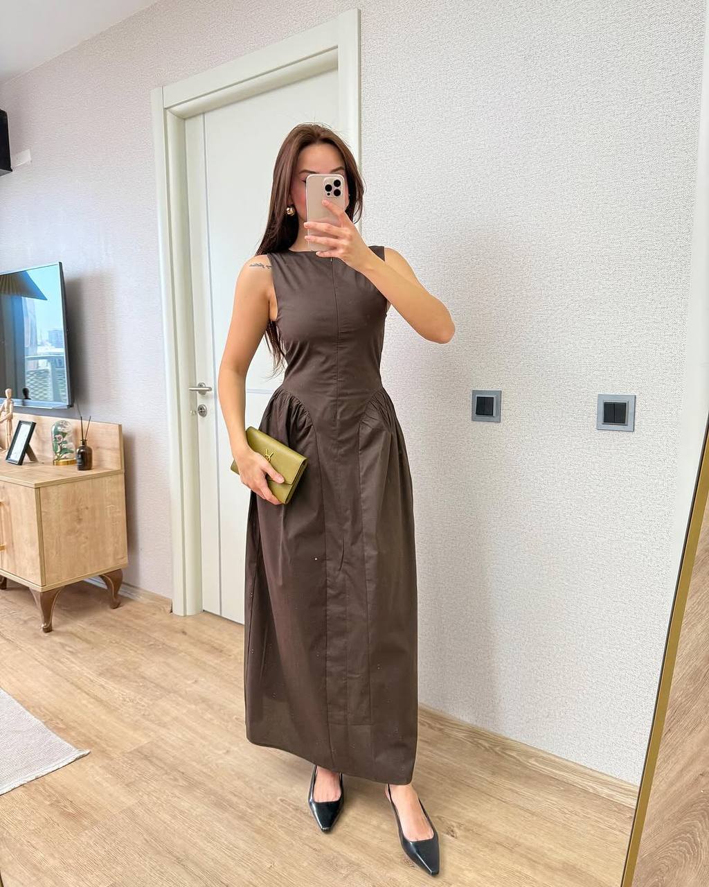 Brown dress