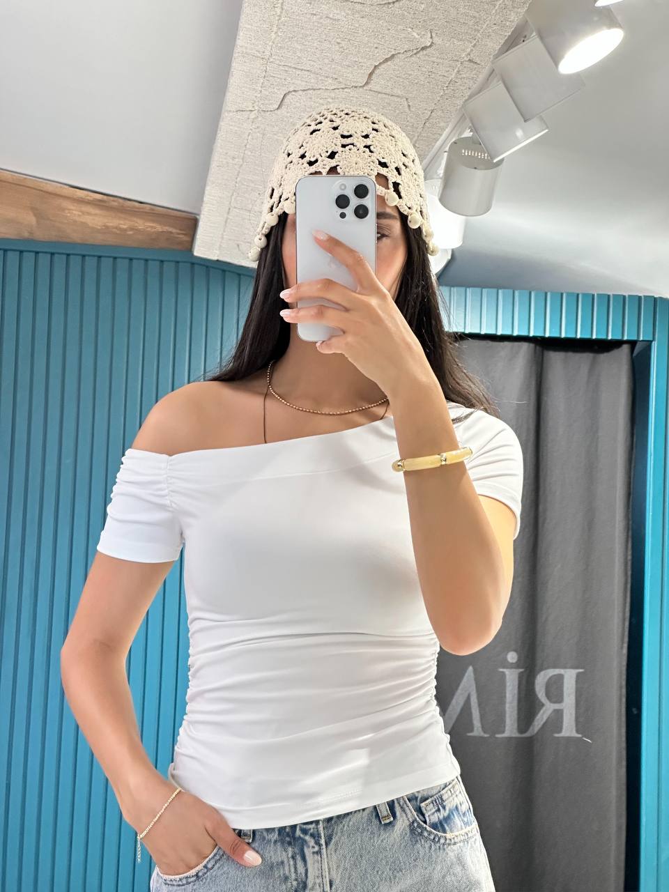 Red/Black/white top