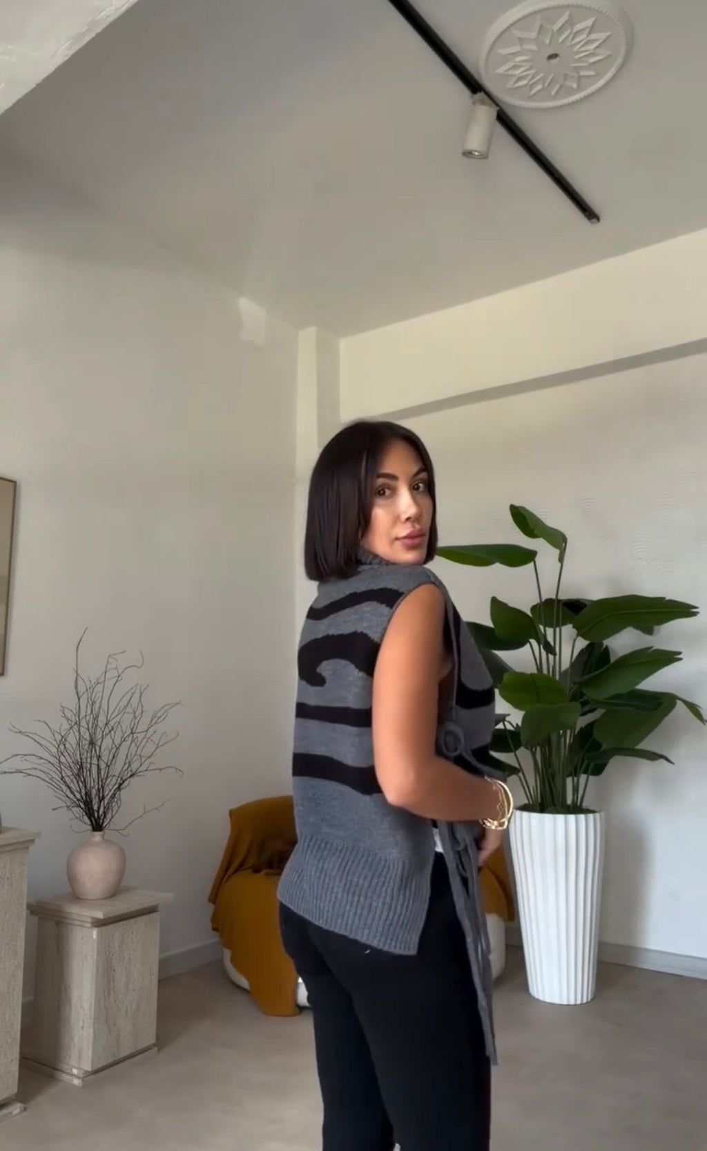 Grey top
