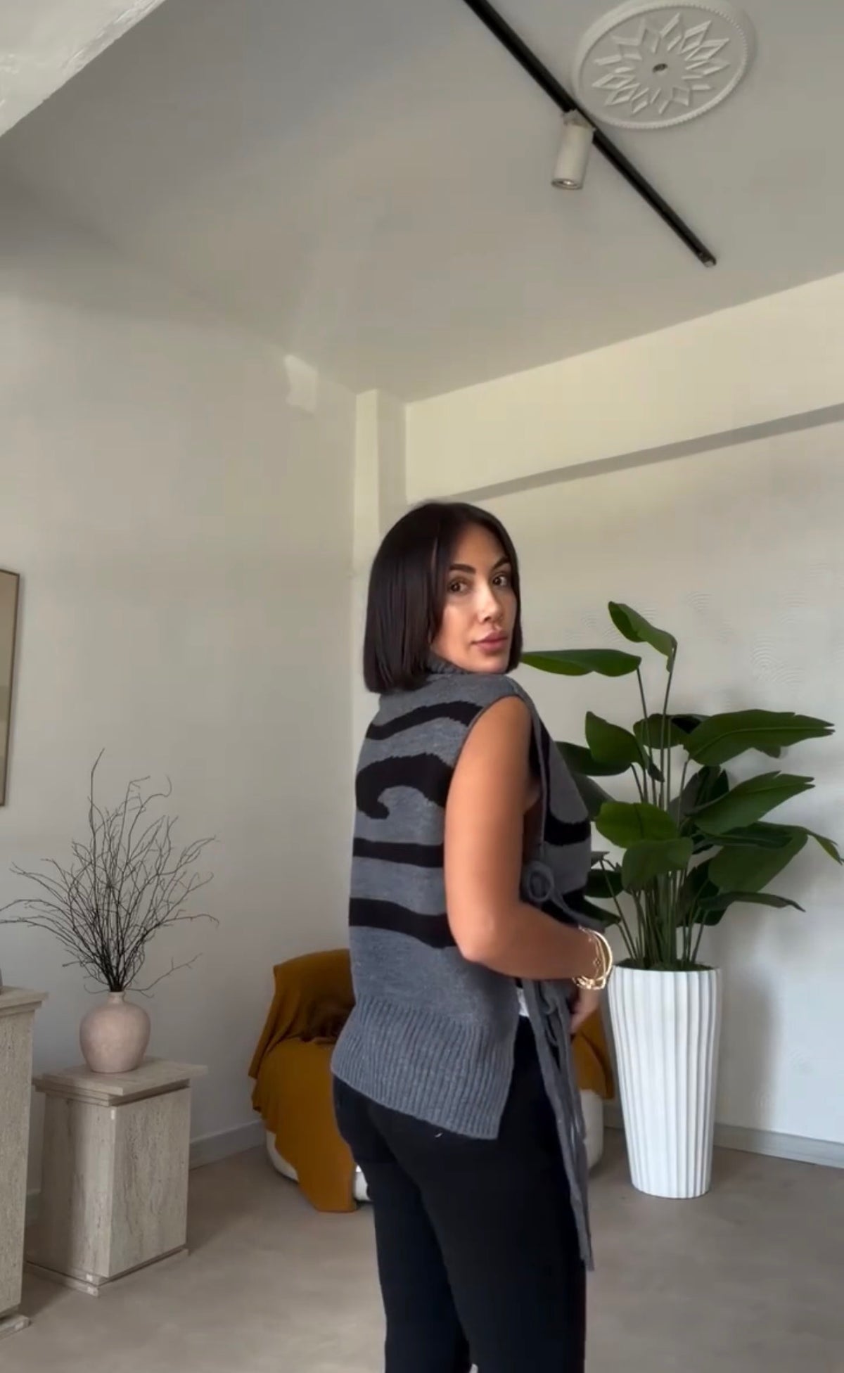 Grey top