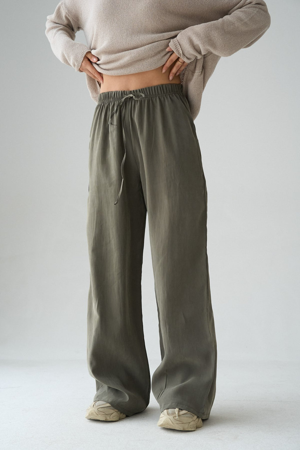 Burgundy/Olive green pants