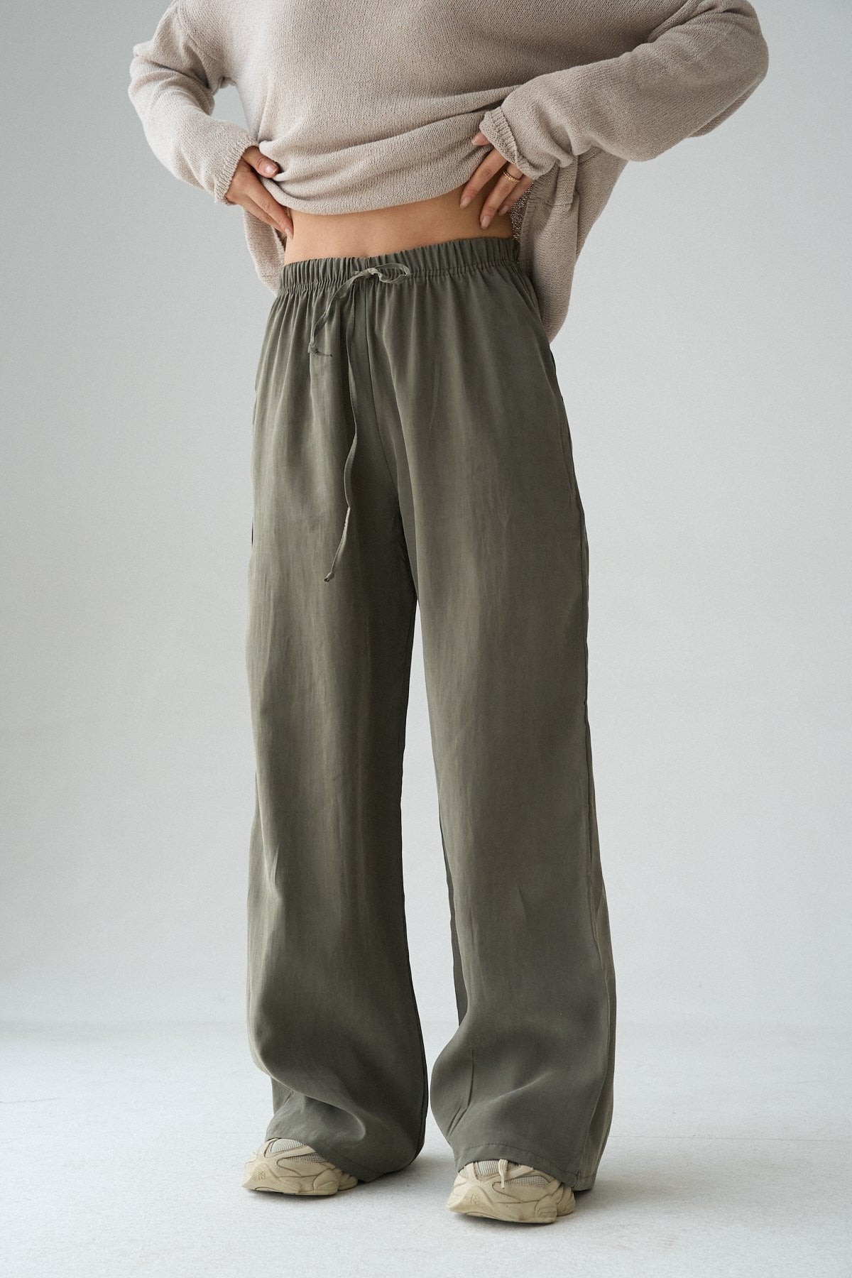 Burgundy/Olive green pants