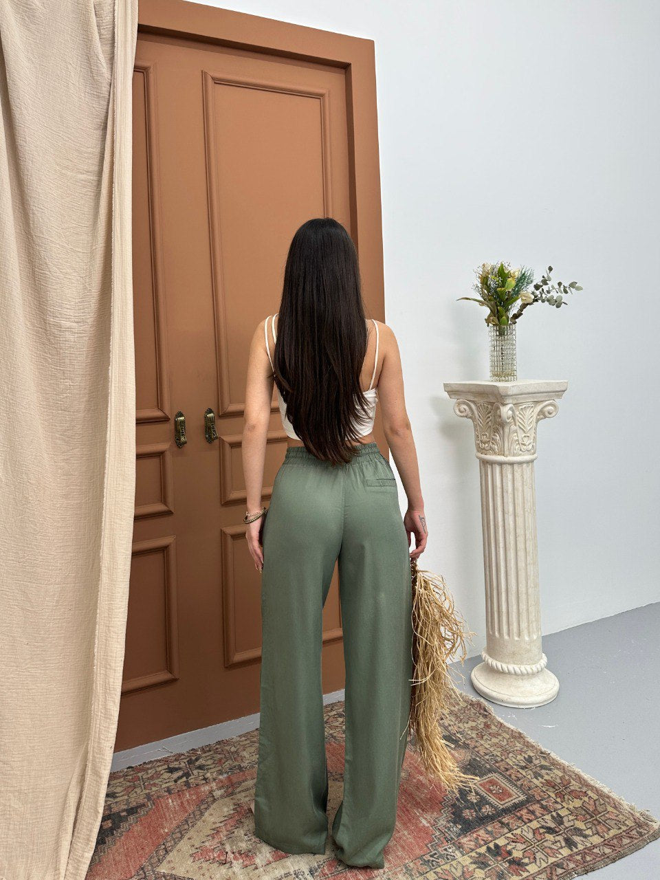 Olive green / navy pants