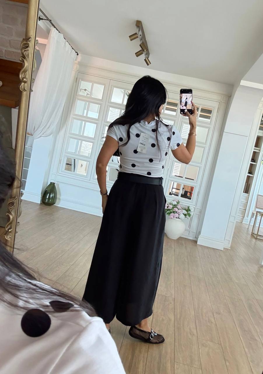 Black /Beige pants