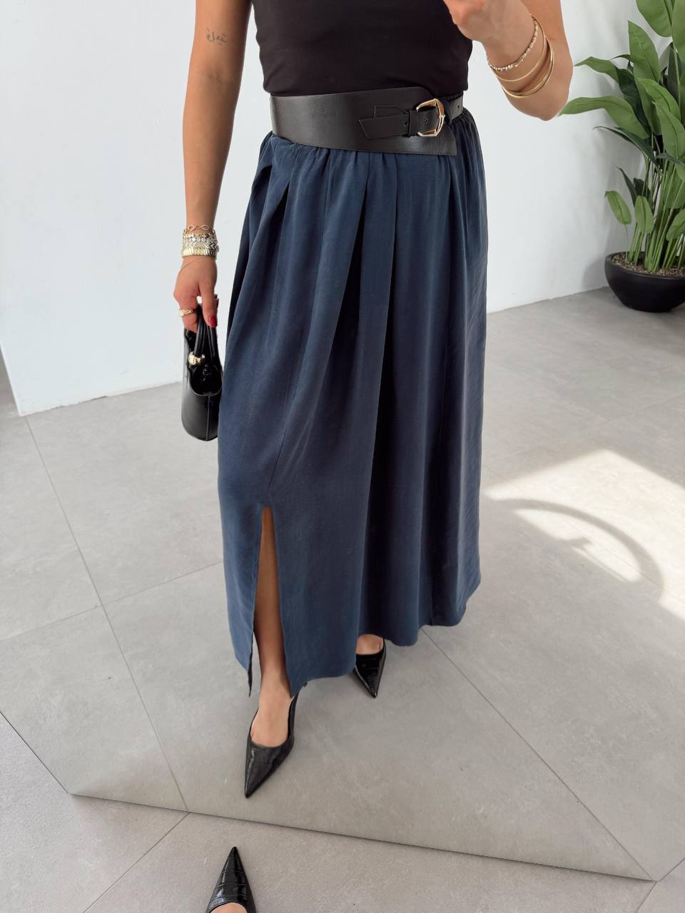 Brown / navy skirt