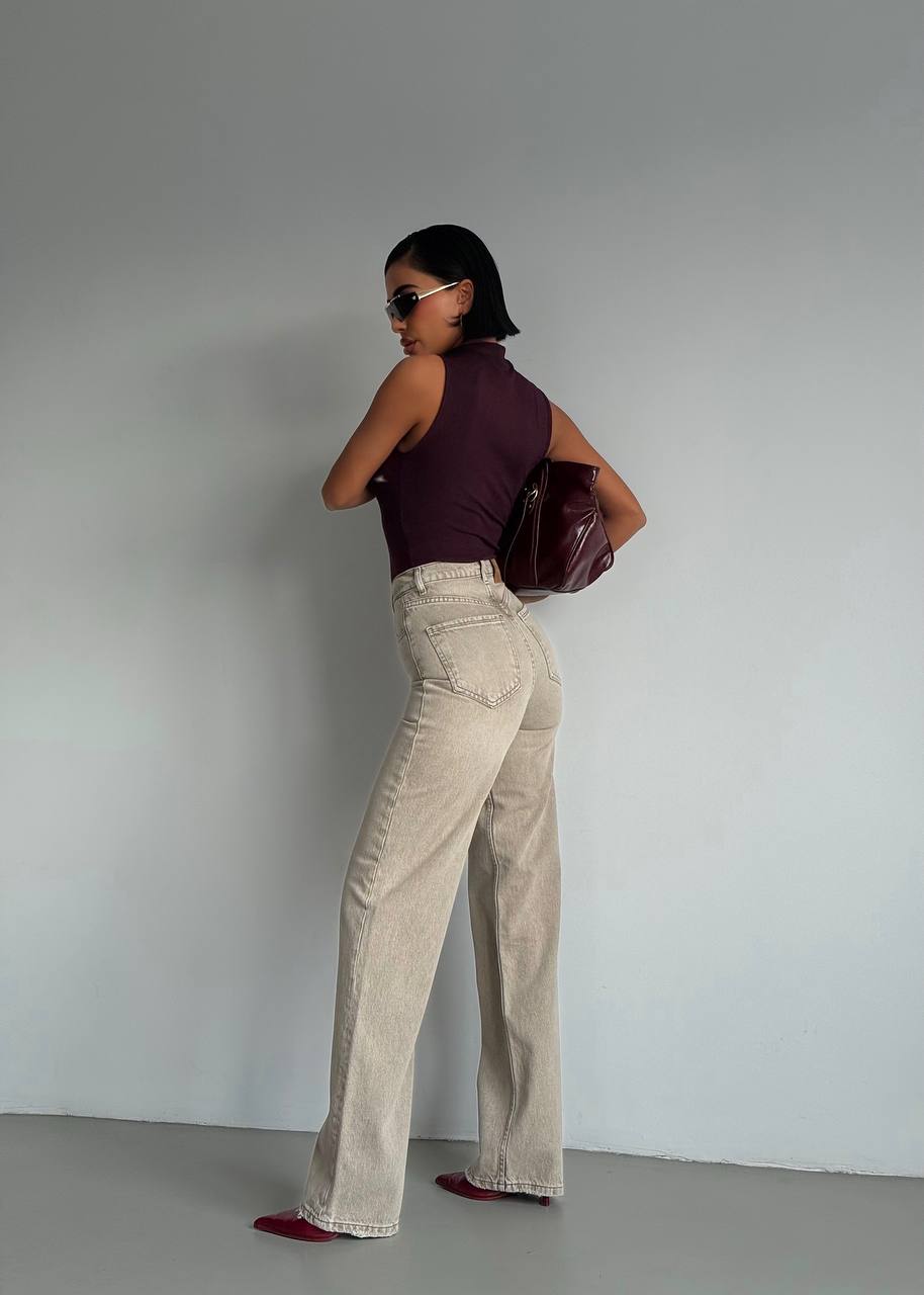 Grey jeans