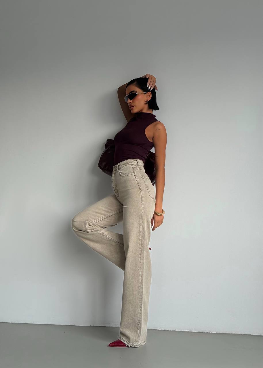 Grey jeans