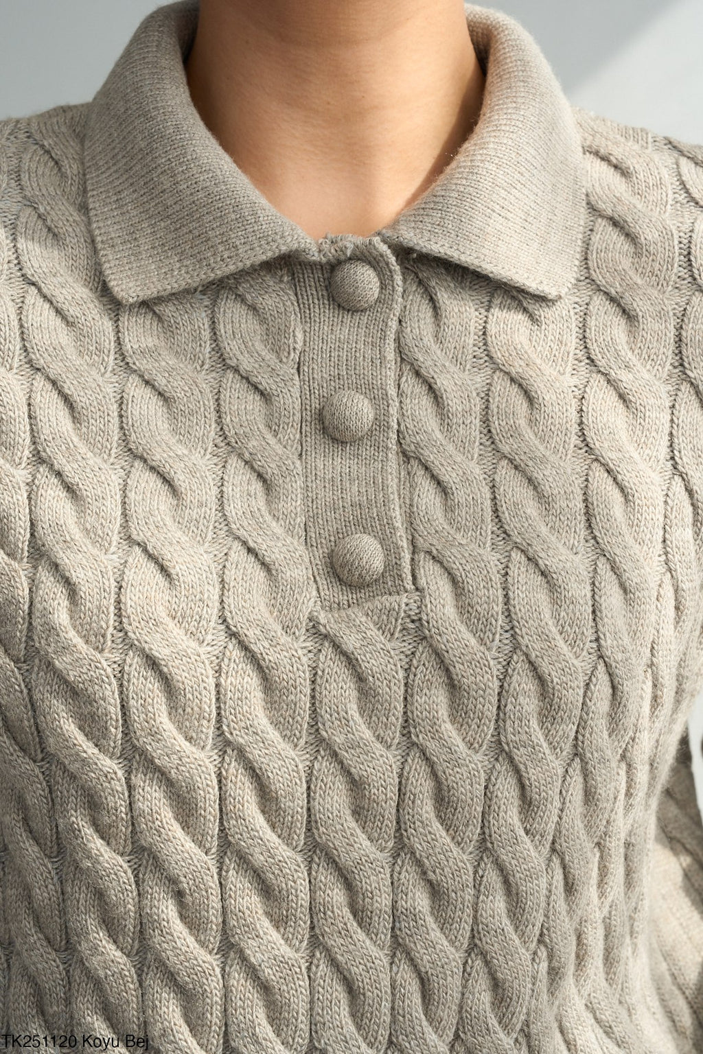 Yellow / off white / grey top