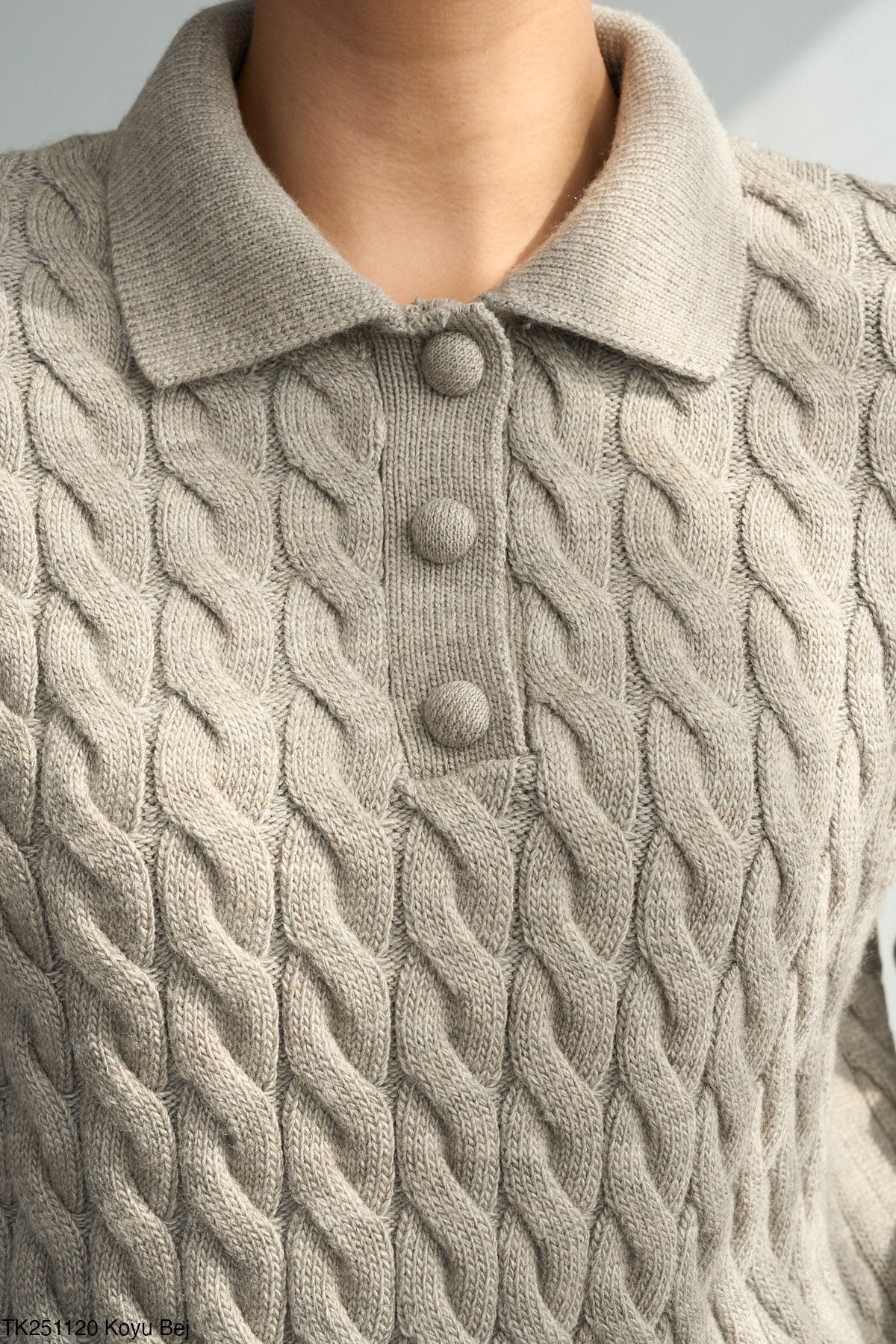 Yellow / off white / grey top