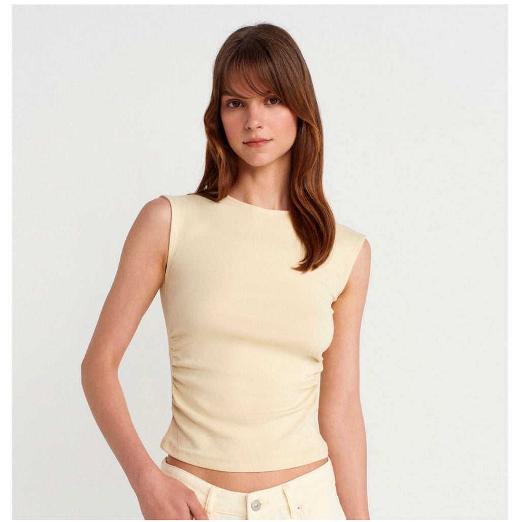 Colors top
