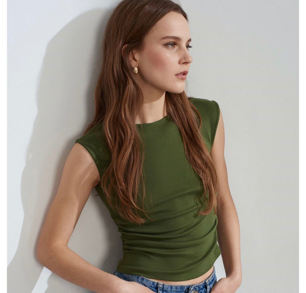 Colors top