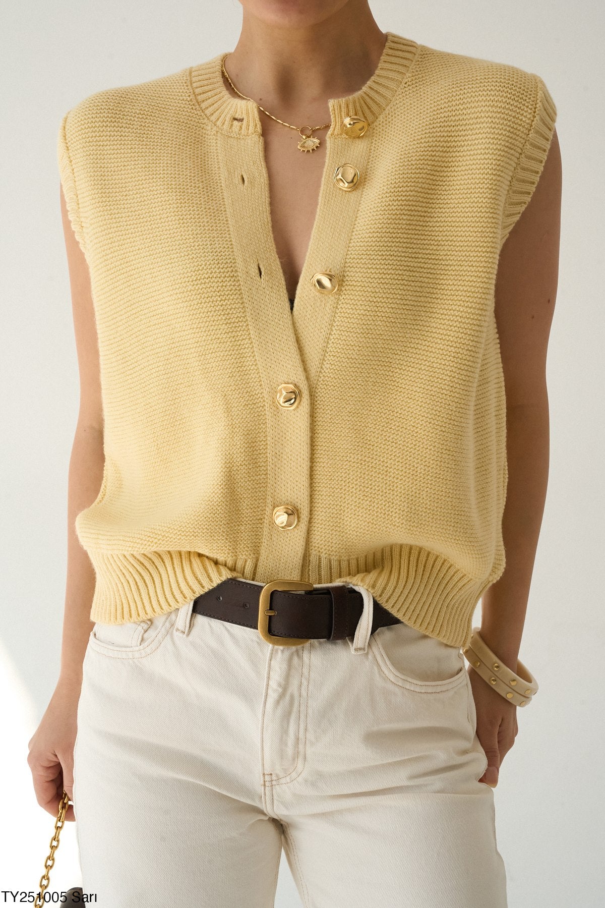Yellow vest