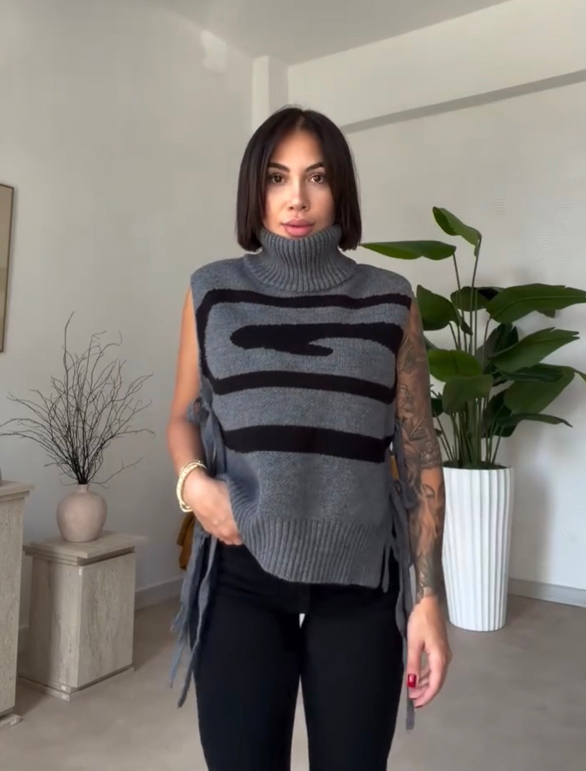 Grey top