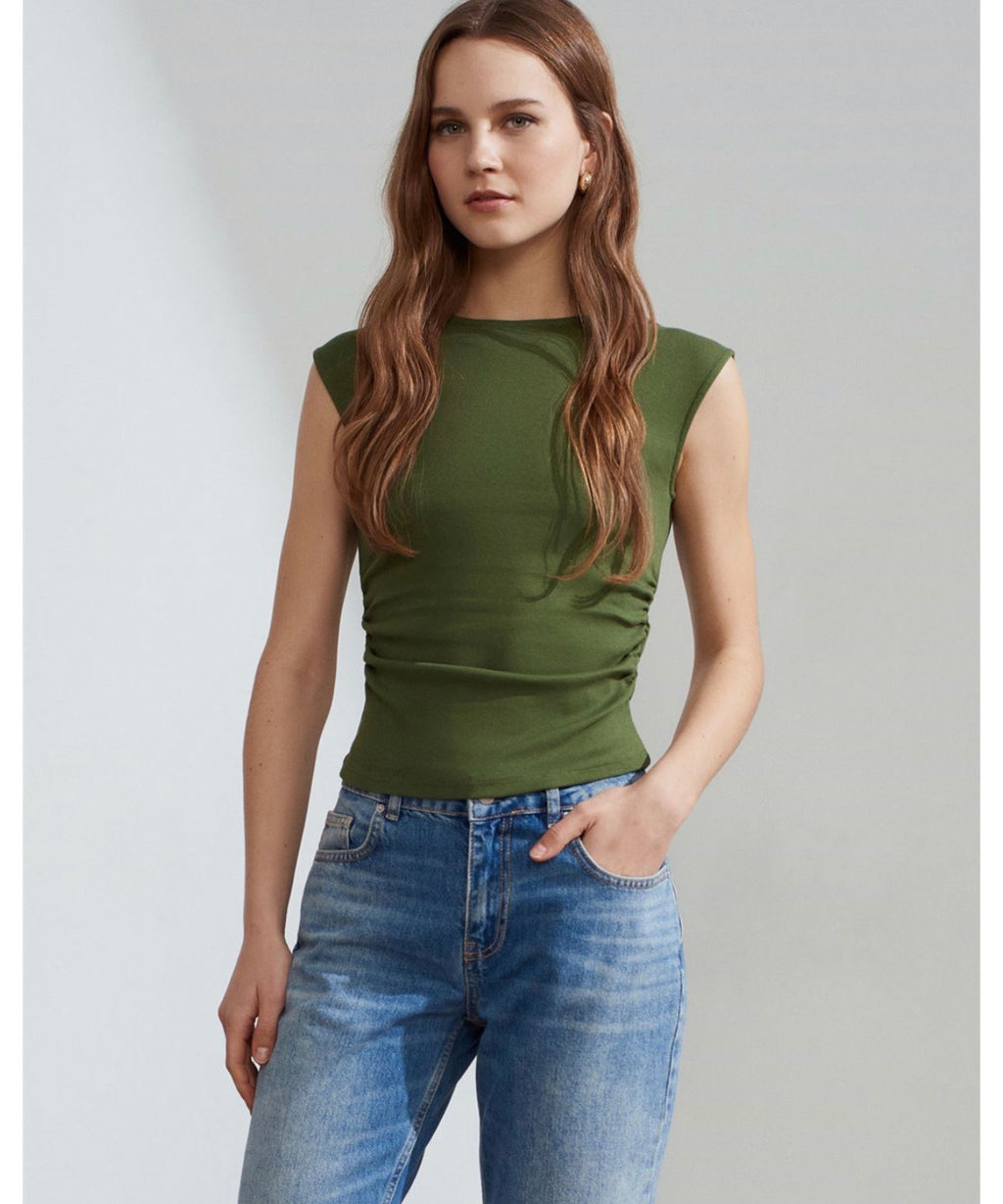 Colors top