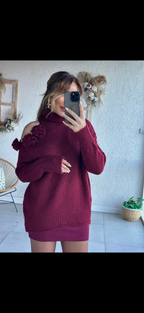 Burgundy / blue top
