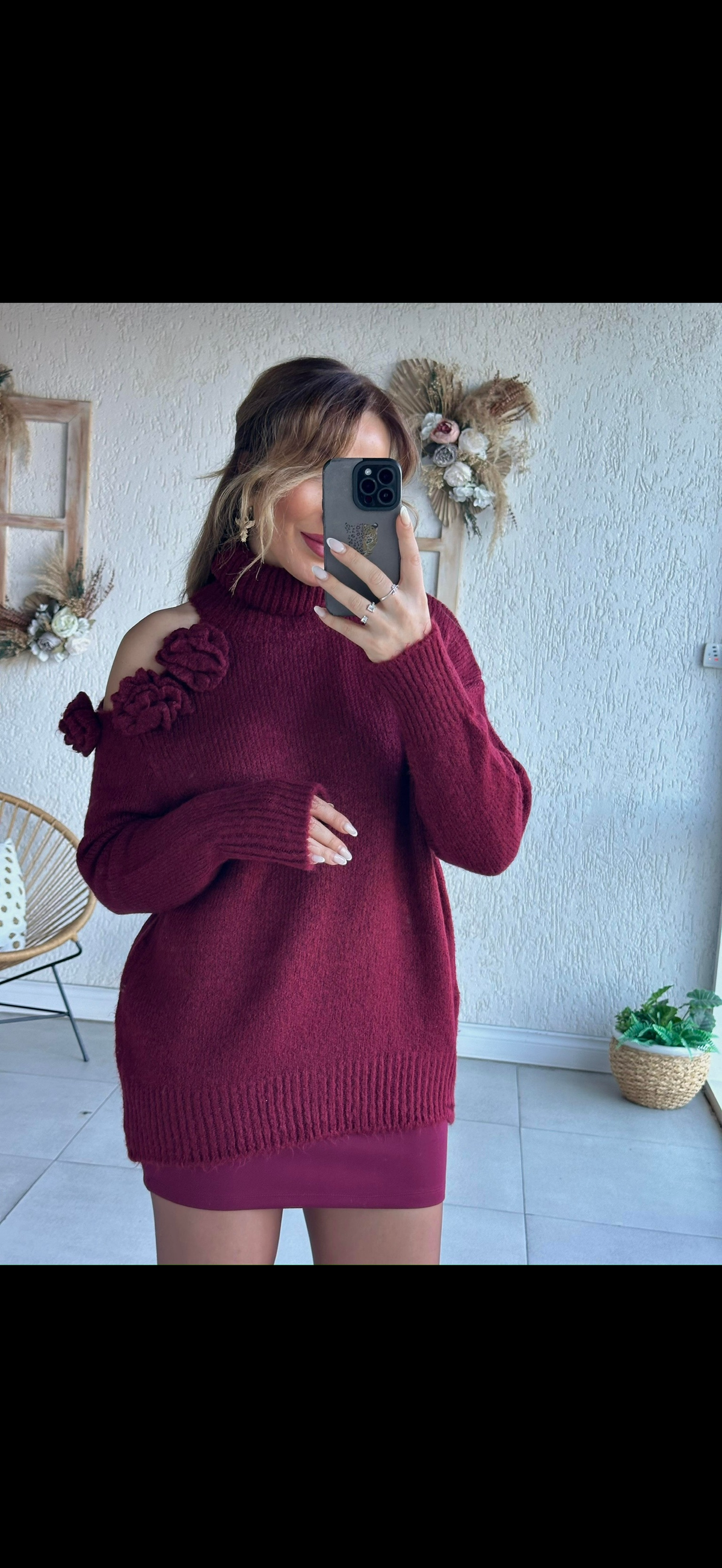 Burgundy / blue top