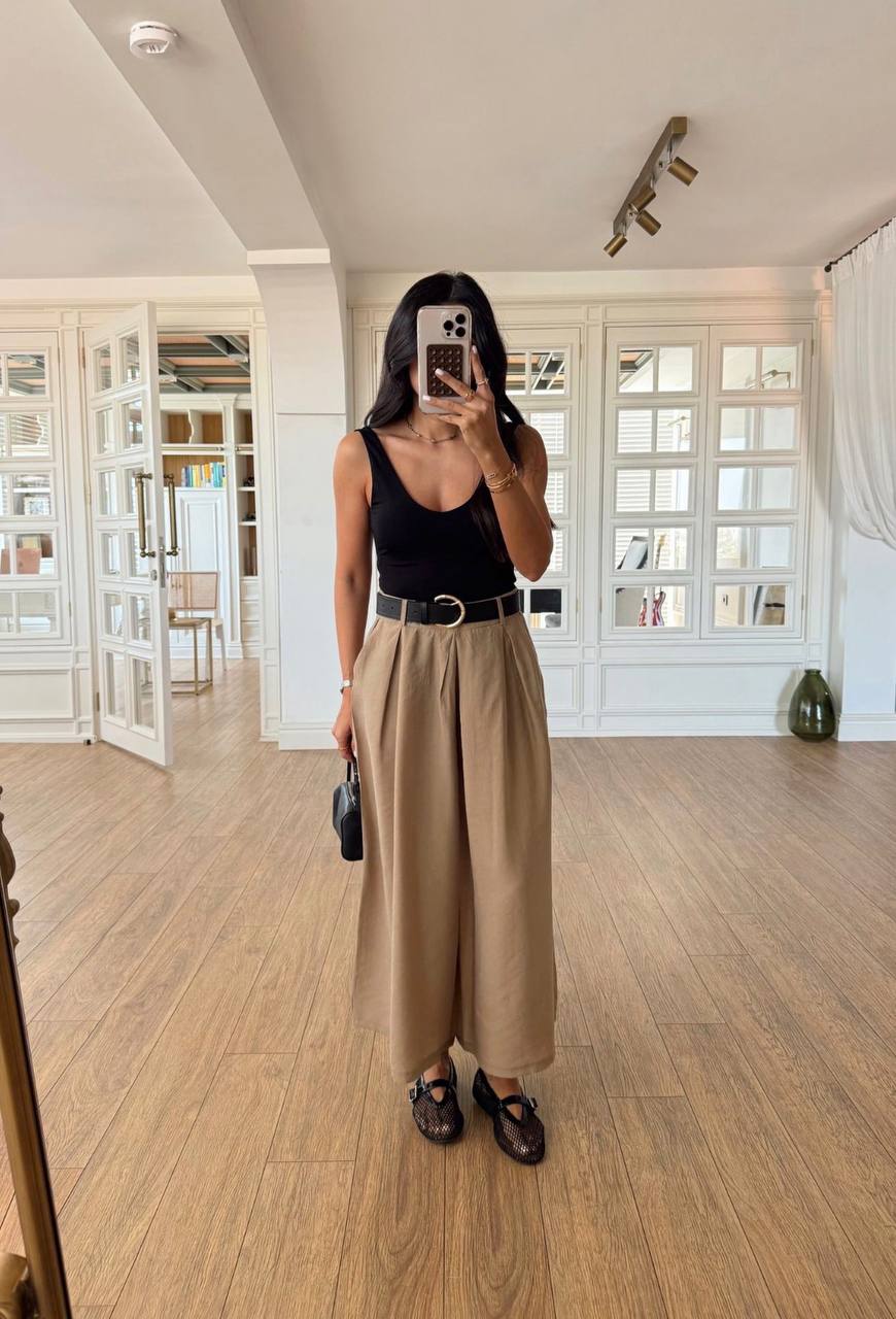 Black /Beige pants