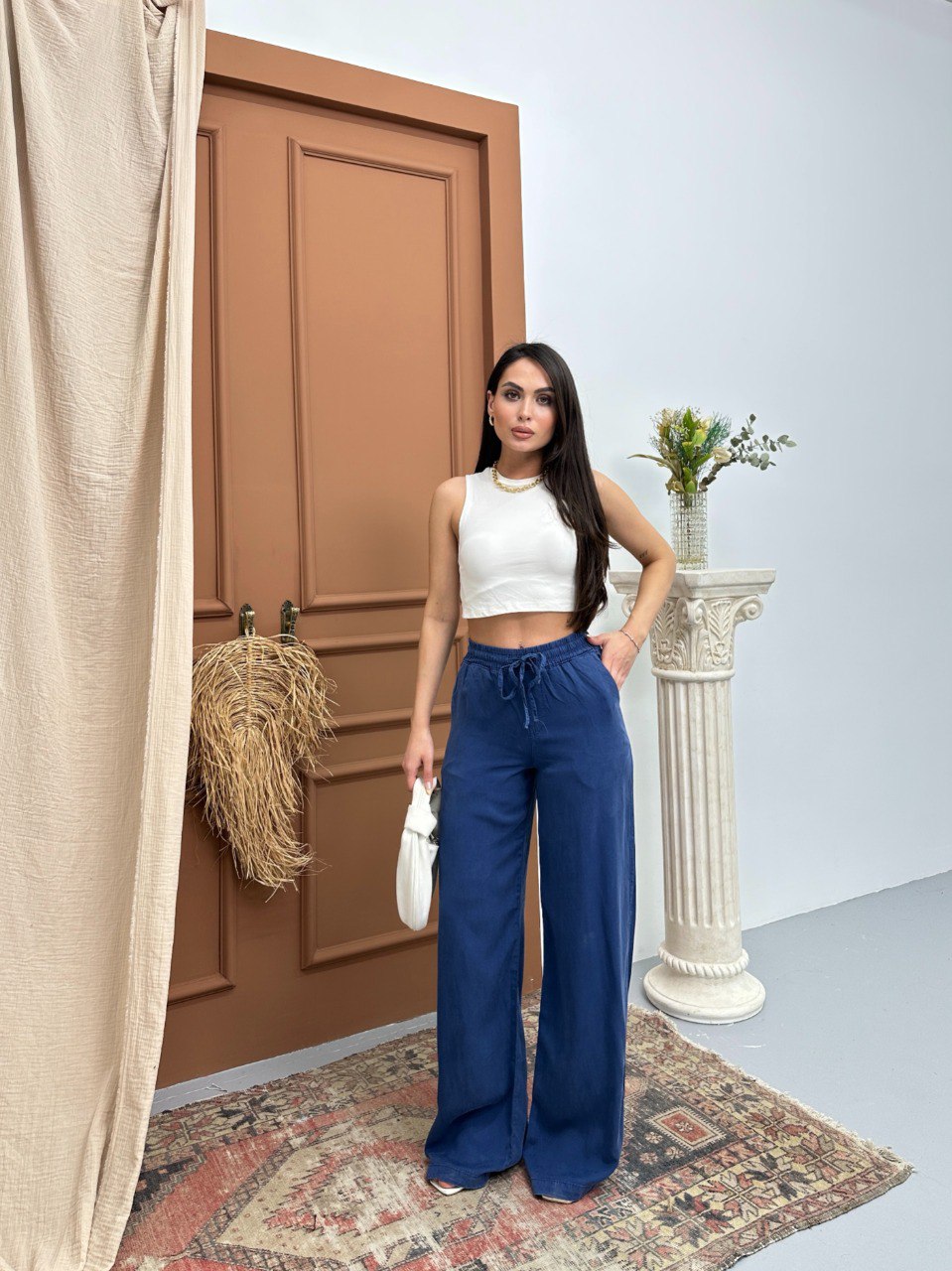 Olive green / navy pants