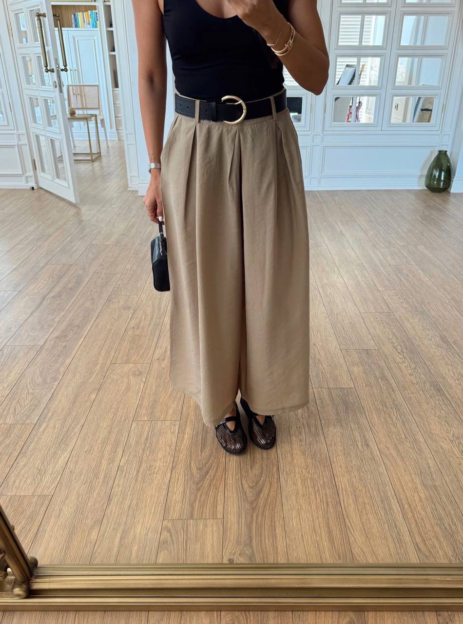 Black /Beige pants
