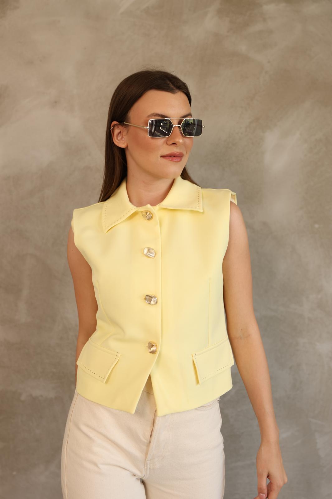 Yellow blazer