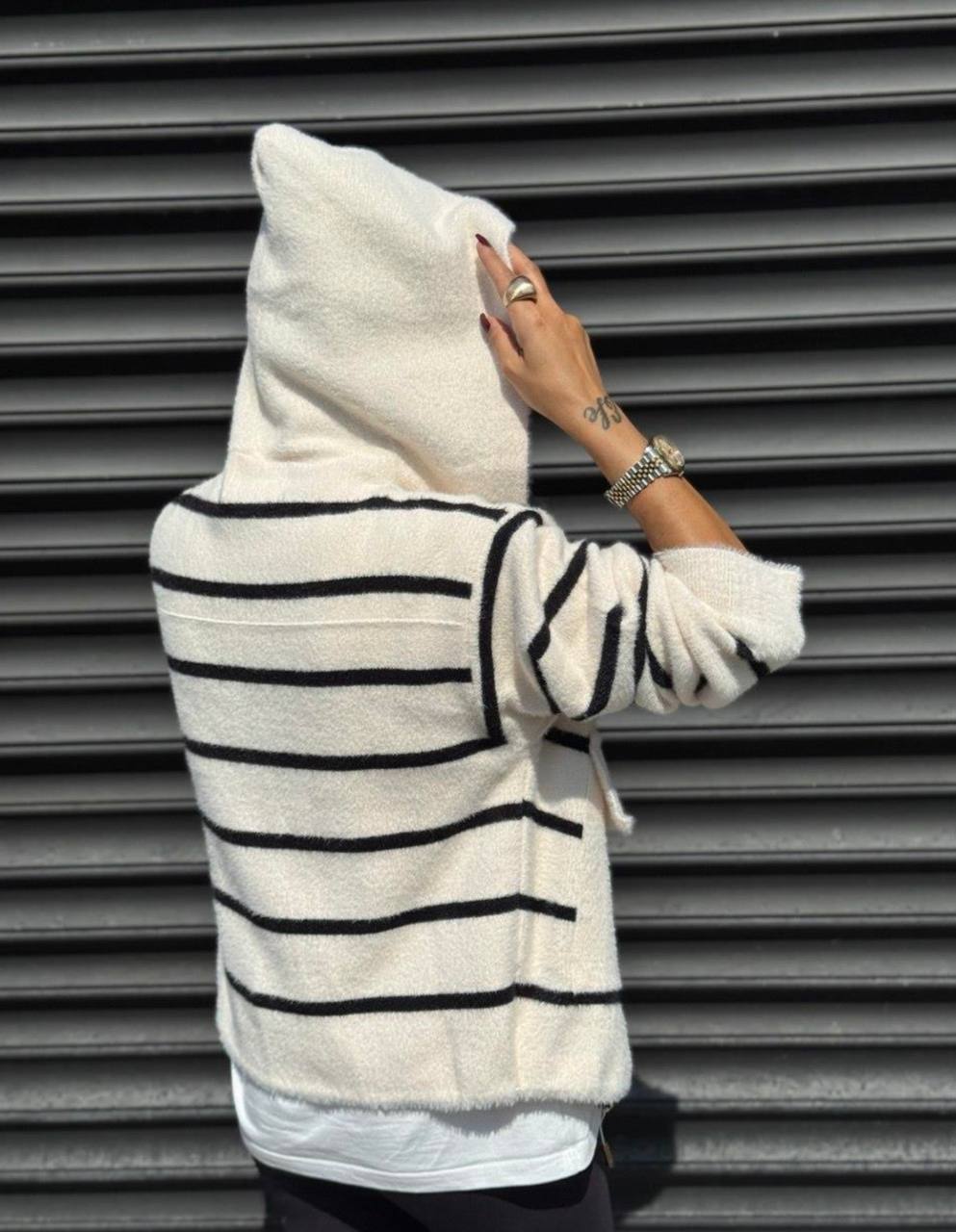 Black white cardigan