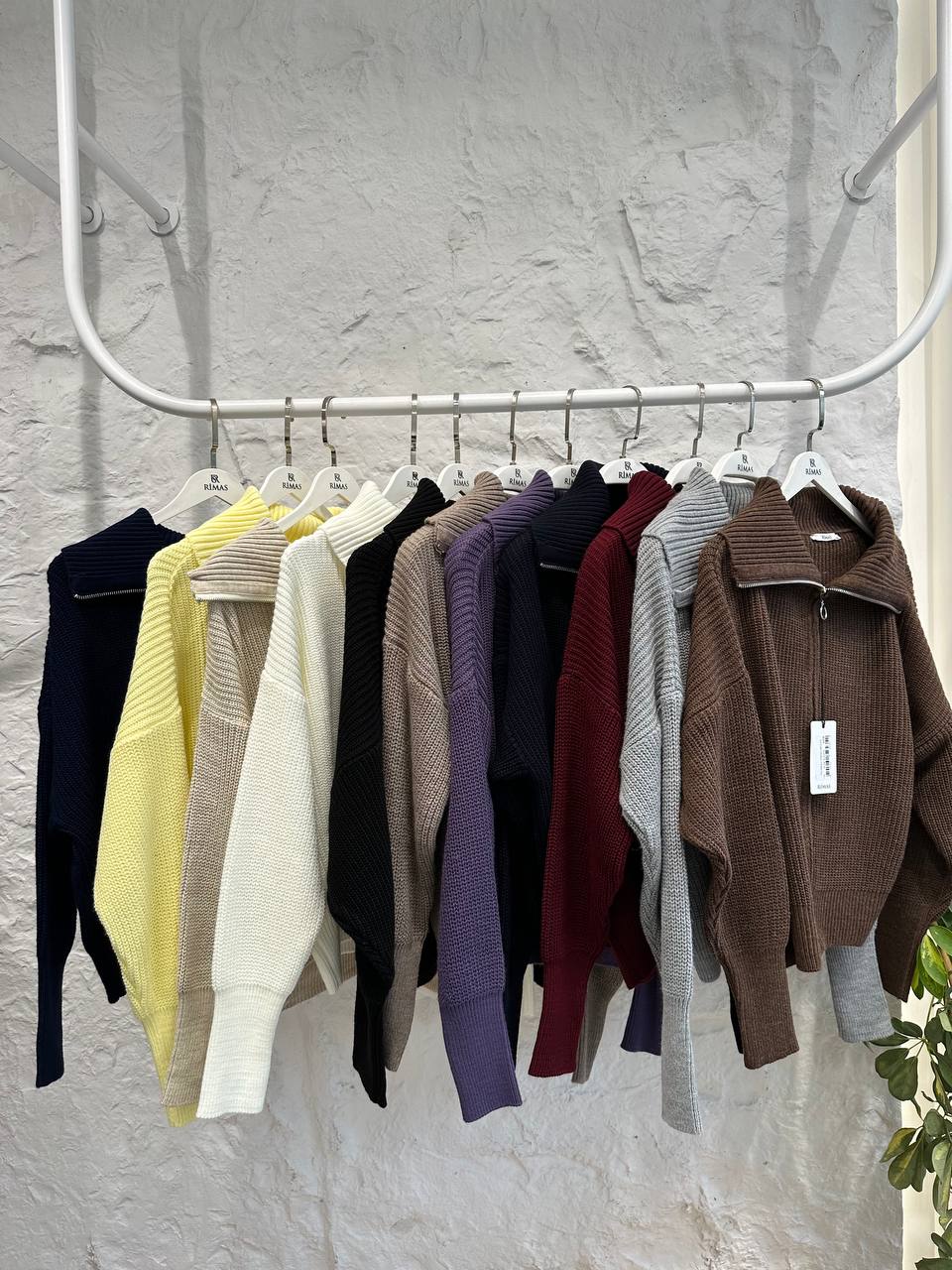 Red Yellow Light grey top